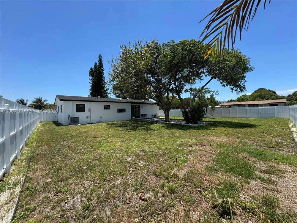 2251 NW 193rd Ter Miami Gardens, FL 33056
