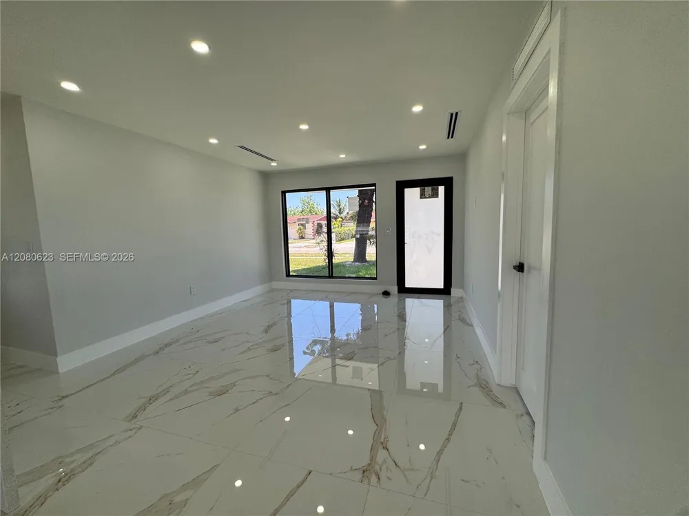 2251 NW 193rd Ter Miami Gardens, FL 33056