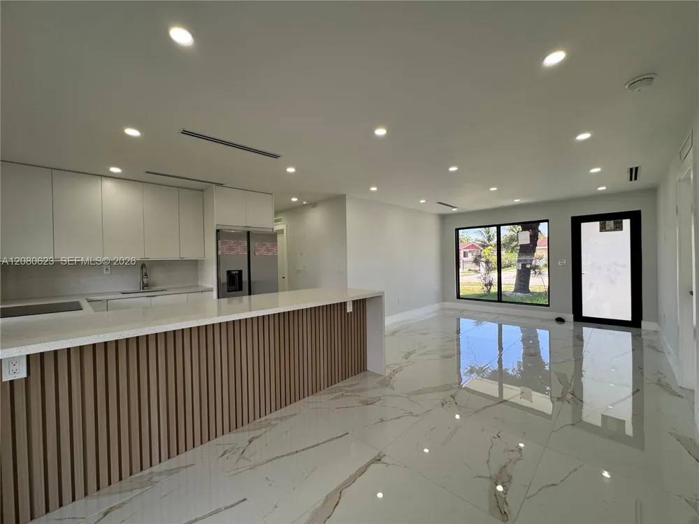 2251 NW 193rd Ter Miami Gardens, FL 33056