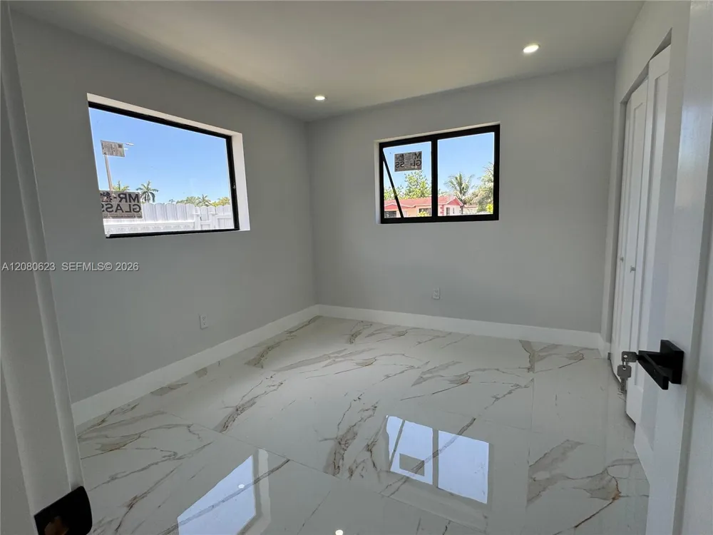 2251 NW 193rd Ter Miami Gardens, FL 33056