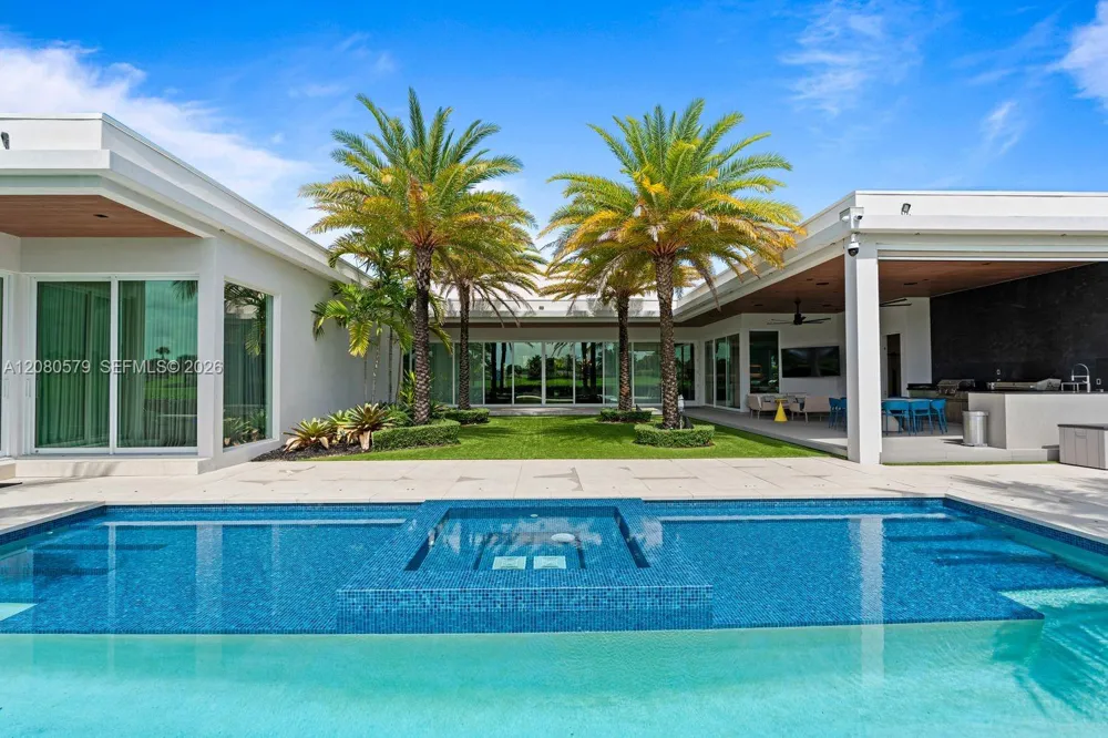 3939 Country Club Ln Fort Lauderdale, FL 33308