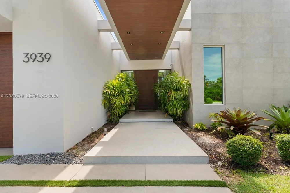3939 Country Club Ln Fort Lauderdale, FL 33308