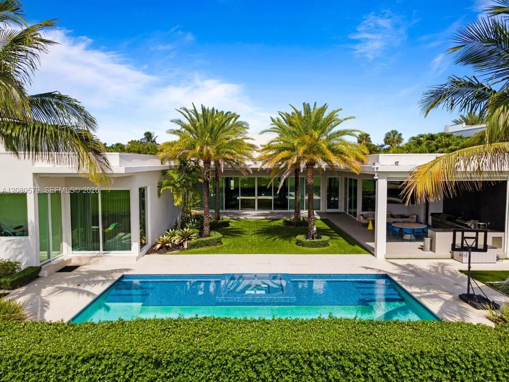 3939 Country Club Ln Fort Lauderdale, FL 33308