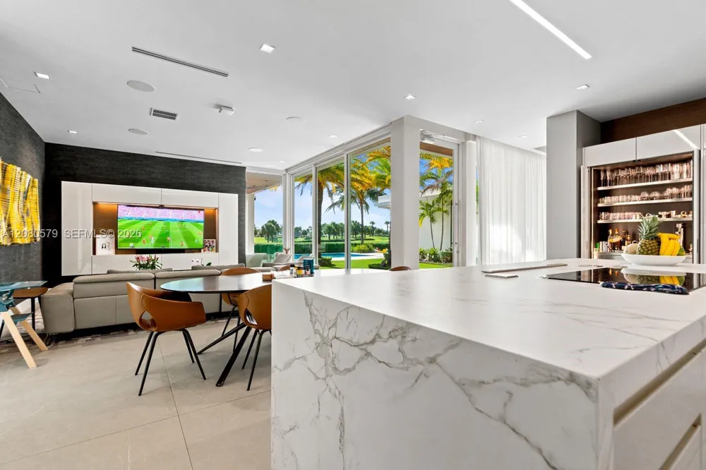 3939 Country Club Ln Fort Lauderdale, FL 33308