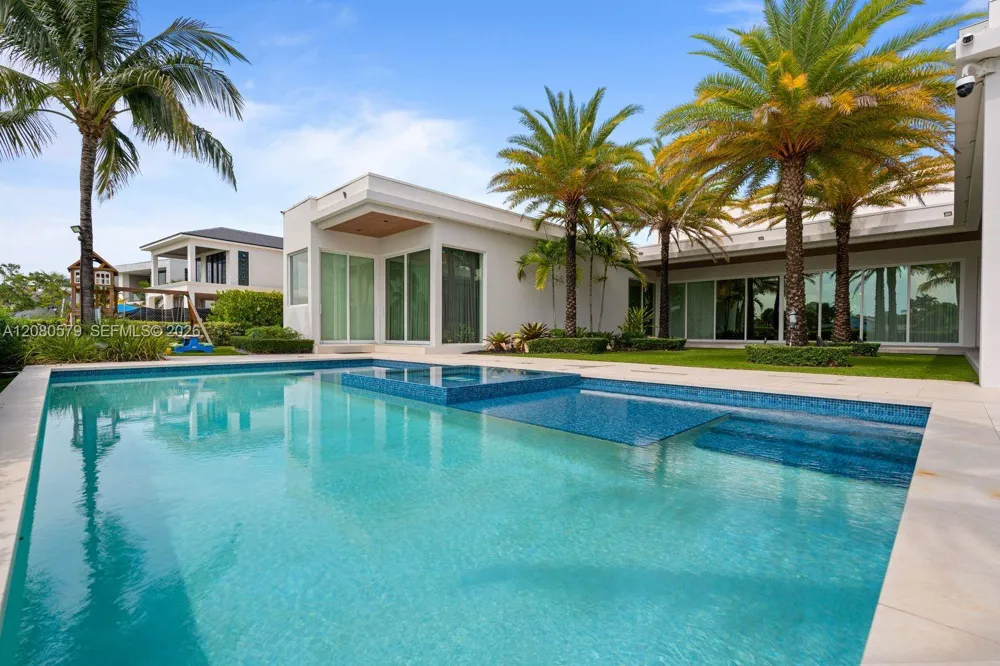 3939 Country Club Ln Fort Lauderdale, FL 33308