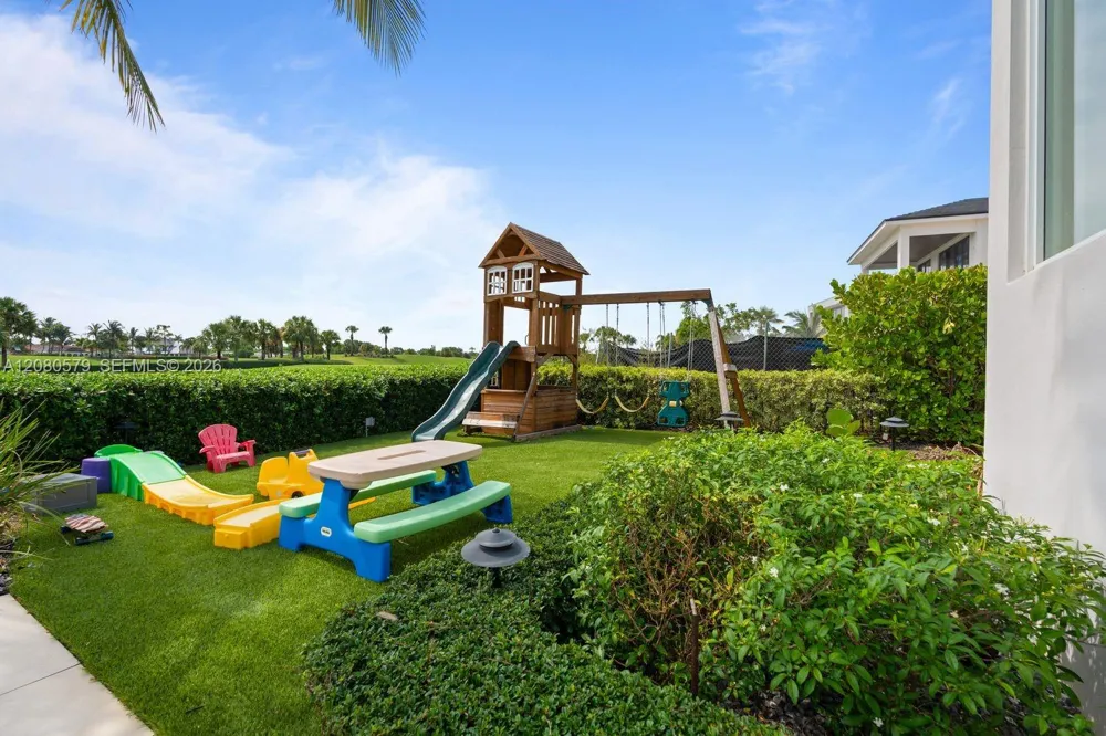 3939 Country Club Ln Fort Lauderdale, FL 33308
