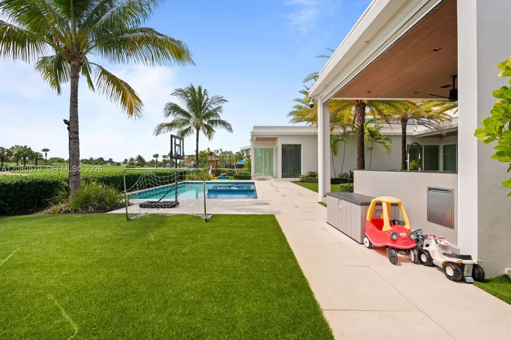3939 Country Club Ln Fort Lauderdale, FL 33308