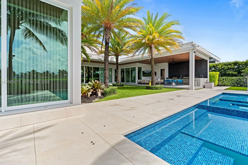 3939 Country Club Ln Fort Lauderdale, FL 33308