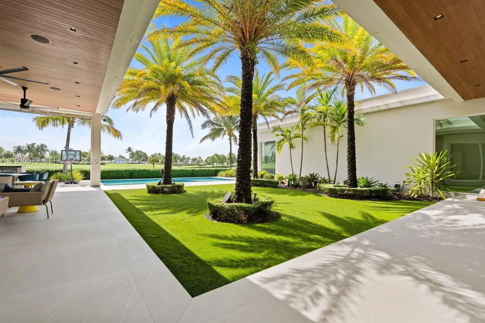 3939 Country Club Ln Fort Lauderdale, FL 33308