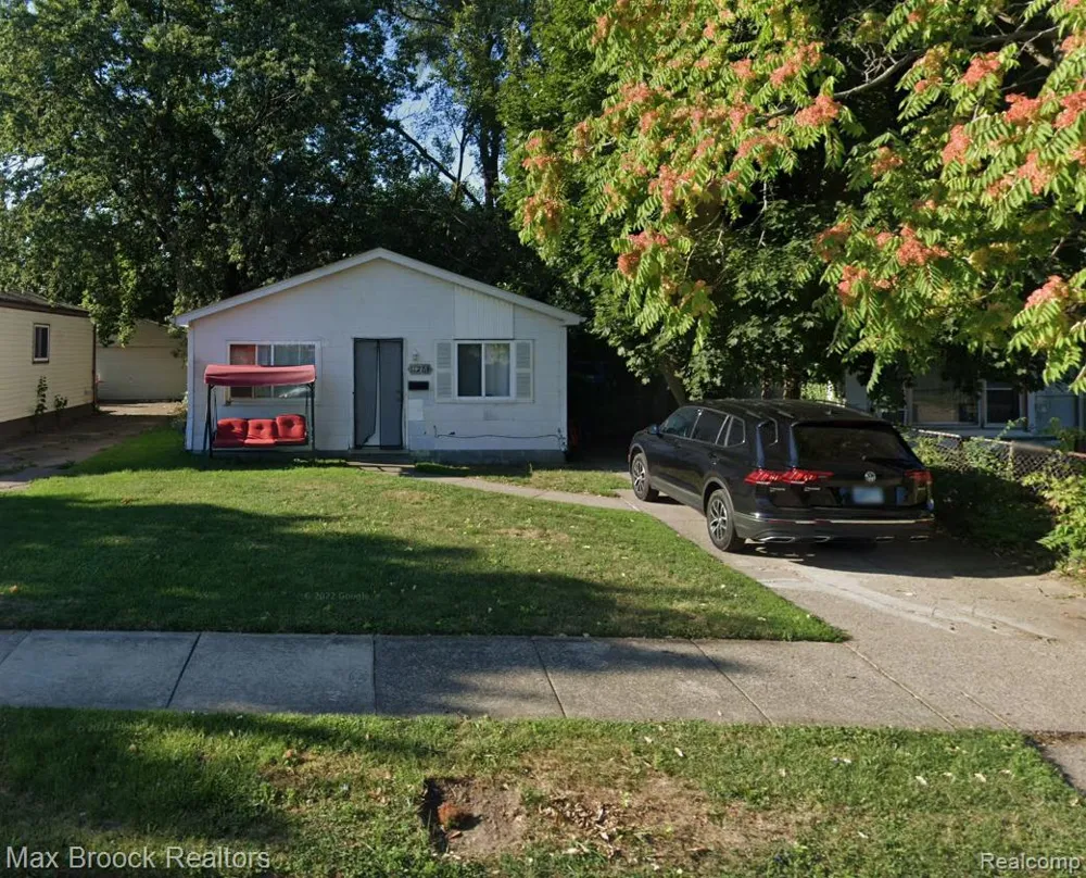 11268 Dodge Avenue Warren City, MI 48089