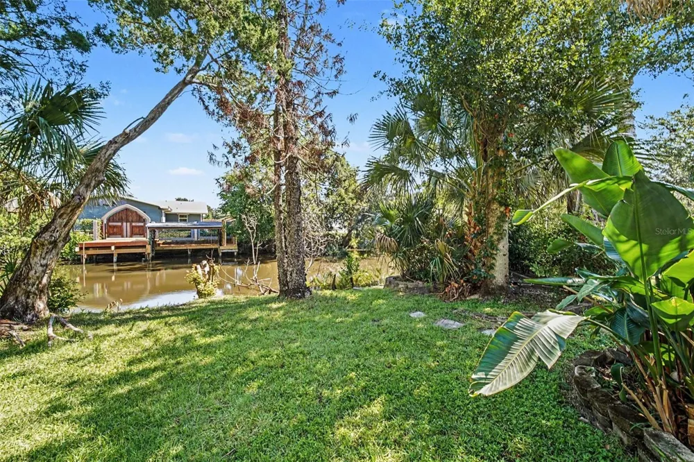 748 PINE SHORES CIRCLE New Smyrna Beach, FL 32168