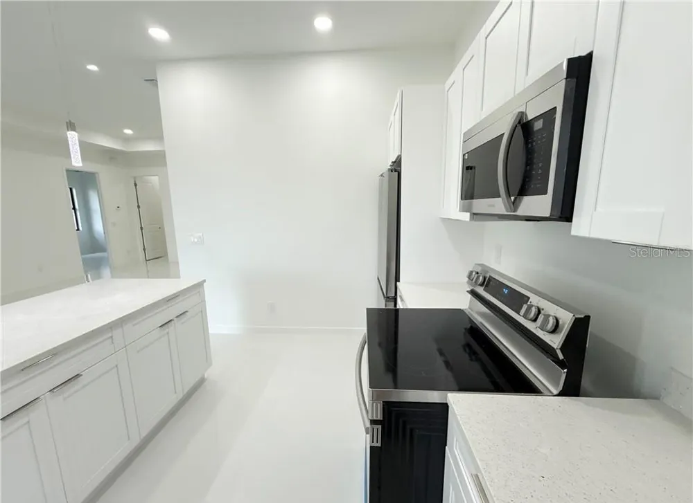 4322 KISMET PARKWAY W Cape Coral, FL 33993