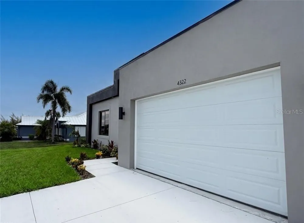 4322 KISMET PARKWAY W Cape Coral, FL 33993
