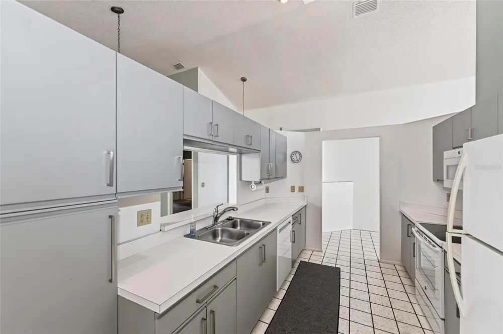 3886 40TH AVENUE W Bradenton, FL 34205