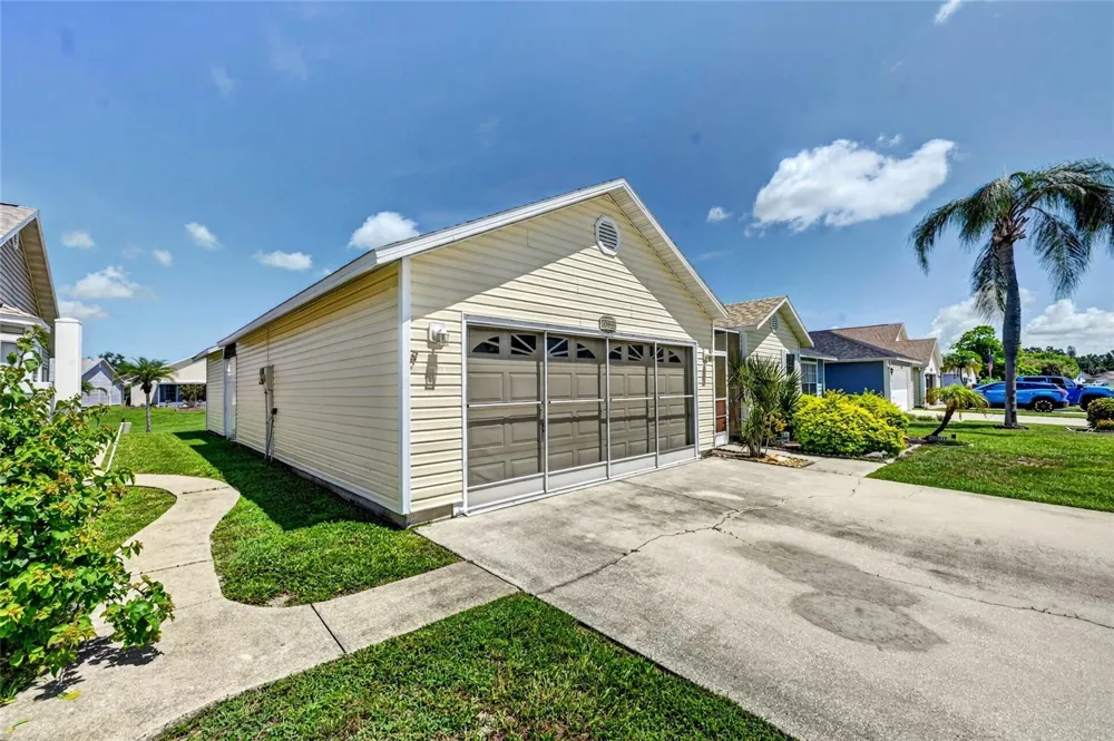 3886 40TH AVENUE W Bradenton, FL 34205