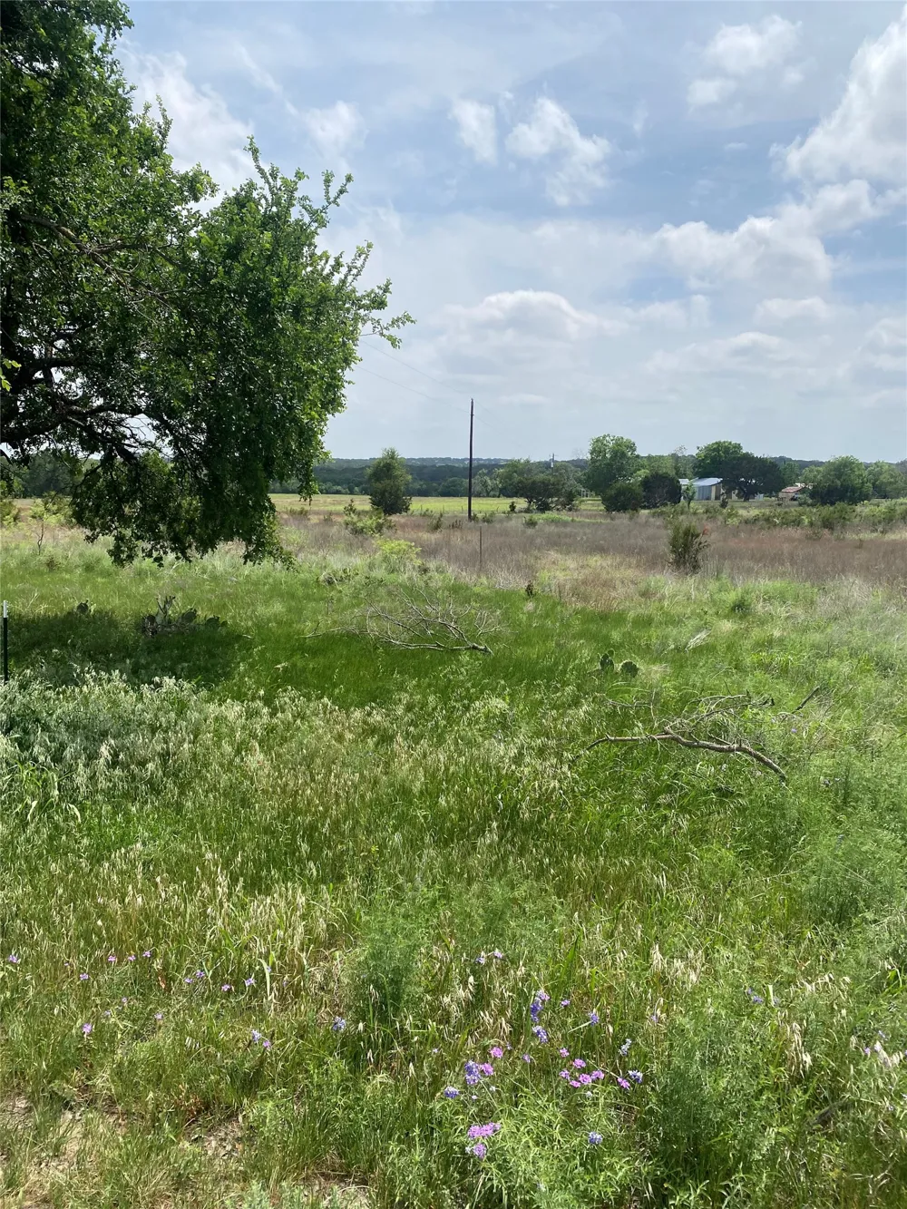 305 County Road Roads Lampasas, TX 76550