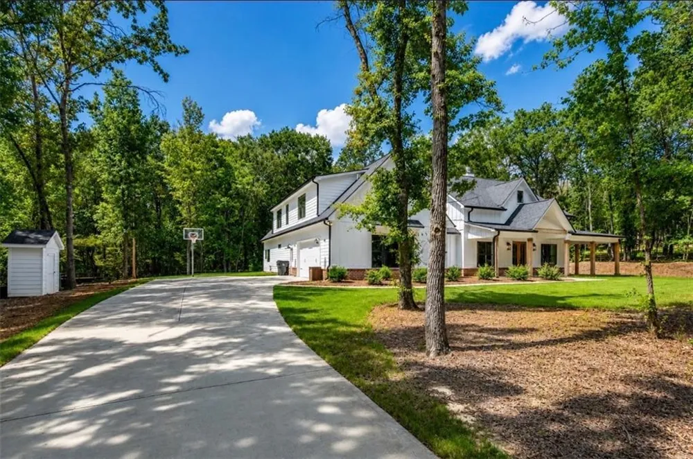 16 Stratford Way Kingston, GA 30145