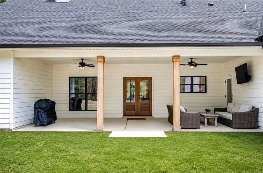 16 Stratford Way Kingston, GA 30145