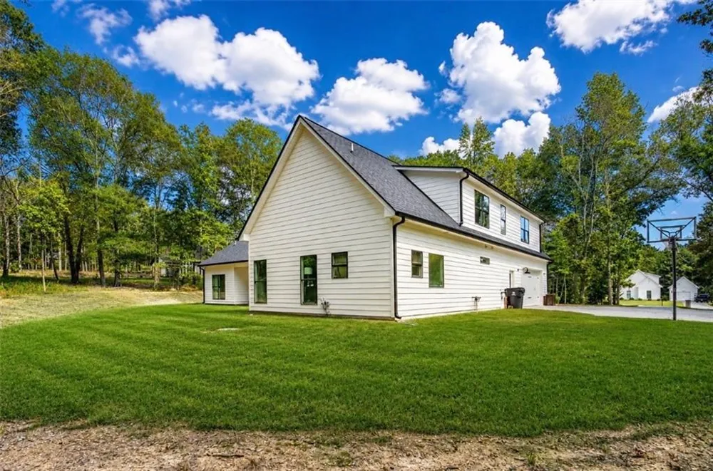 16 Stratford Way Kingston, GA 30145