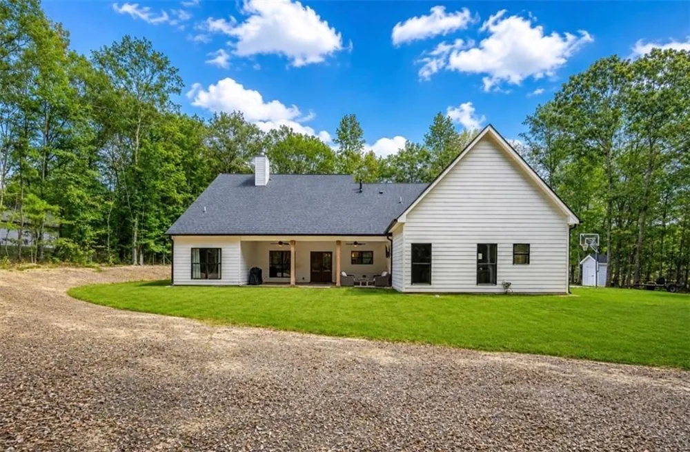 16 Stratford Way Kingston, GA 30145