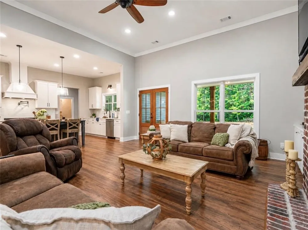 16 Stratford Way Kingston, GA 30145