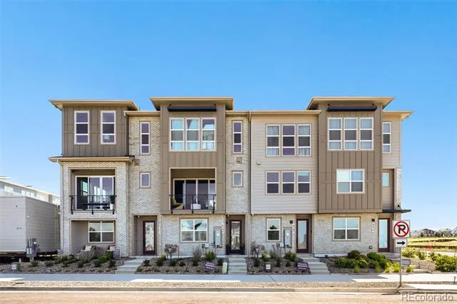 6272 Killarney Street Aurora, CO 80019