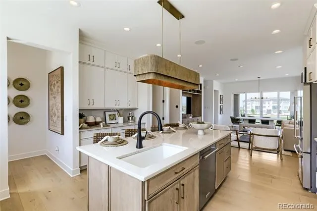 6272 Killarney Street Aurora, CO 80019