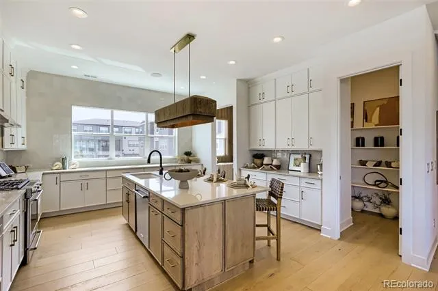 6272 Killarney Street Aurora, CO 80019