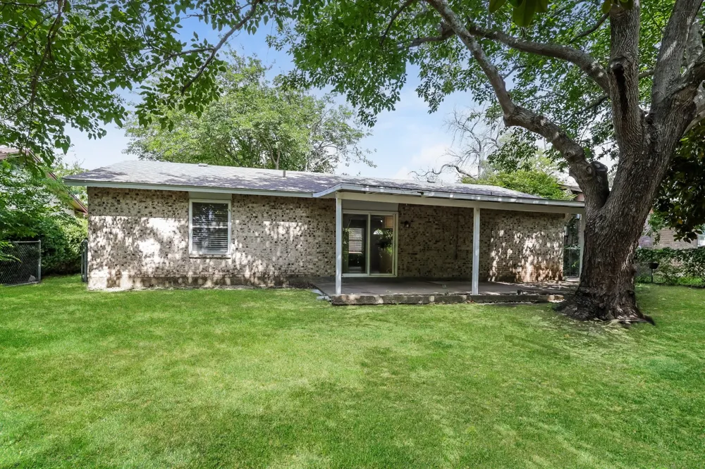 738 Lisa Lane Cedar Hill, TX 75104