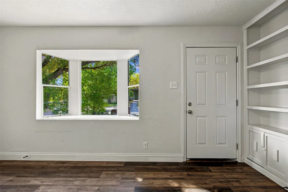 4363 Lisbon Street Fort Worth, TX 76107