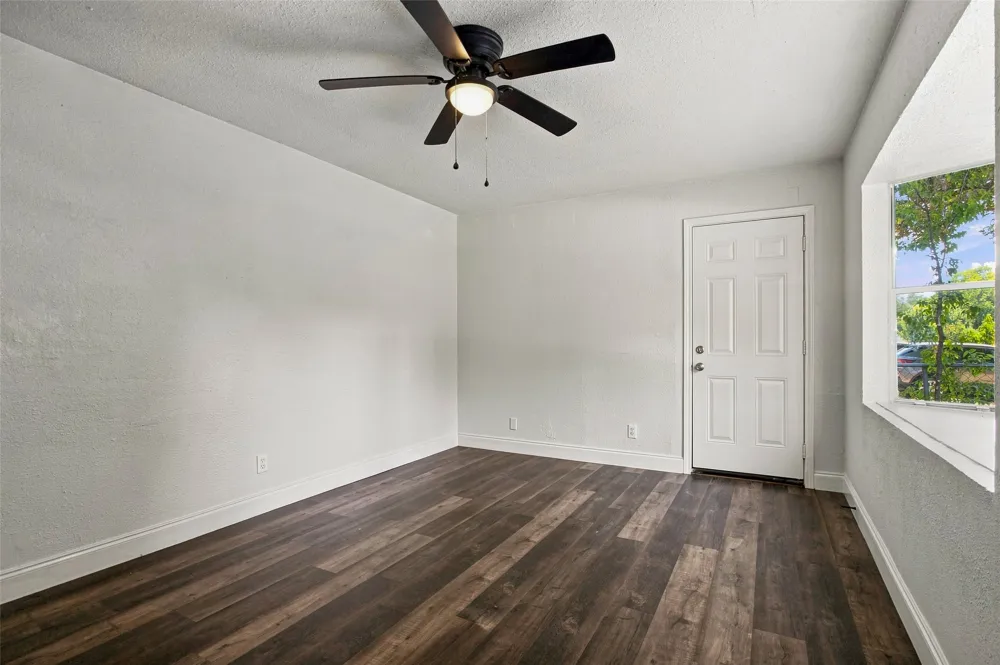 4363 Lisbon Street Fort Worth, TX 76107