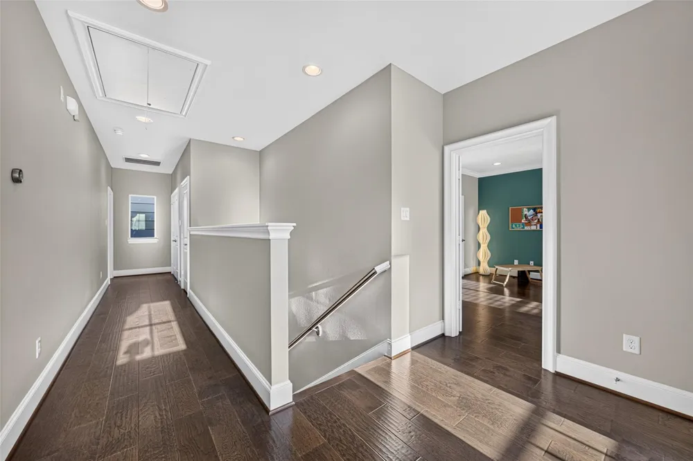 2502 Radcliffe Street Houston, TX 77007