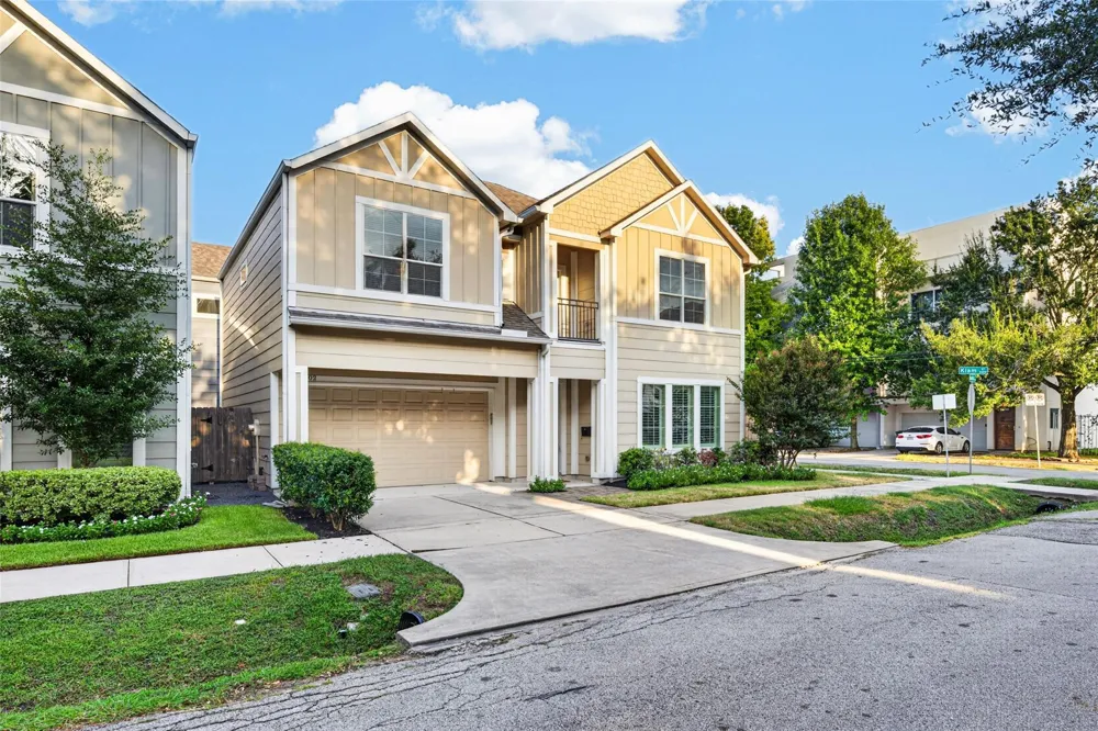 2502 Radcliffe Street Houston, TX 77007