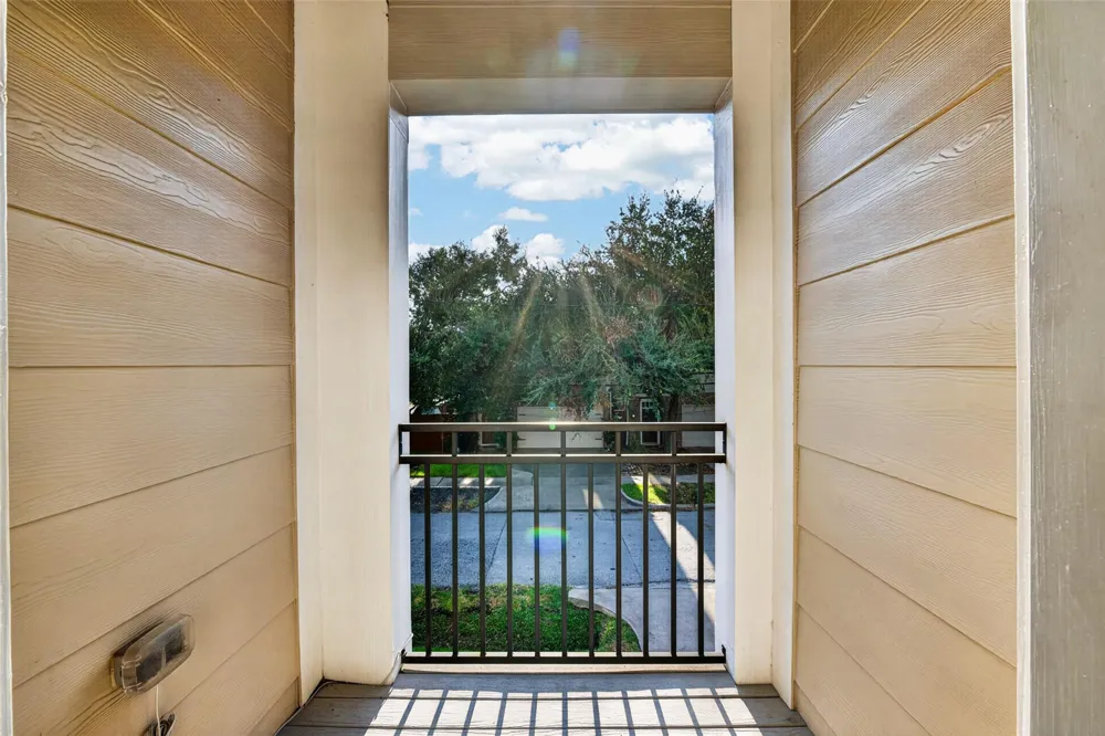 2502 Radcliffe Street Houston, TX 77007