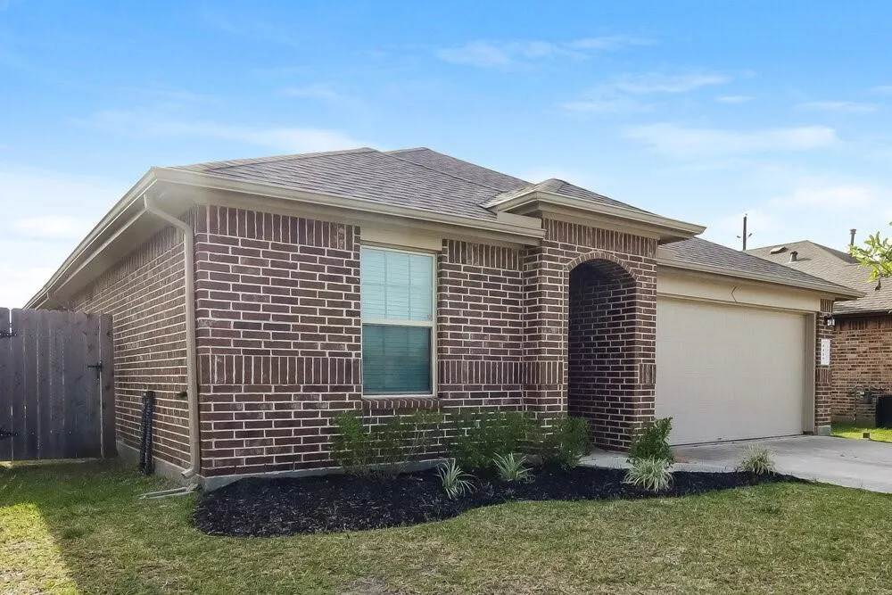 8419 Ideal Drive Rosharon, TX 77583