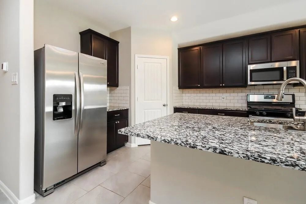 8419 Ideal Drive Rosharon, TX 77583