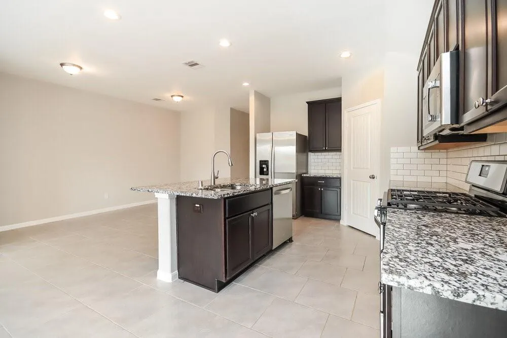 8419 Ideal Drive Rosharon, TX 77583