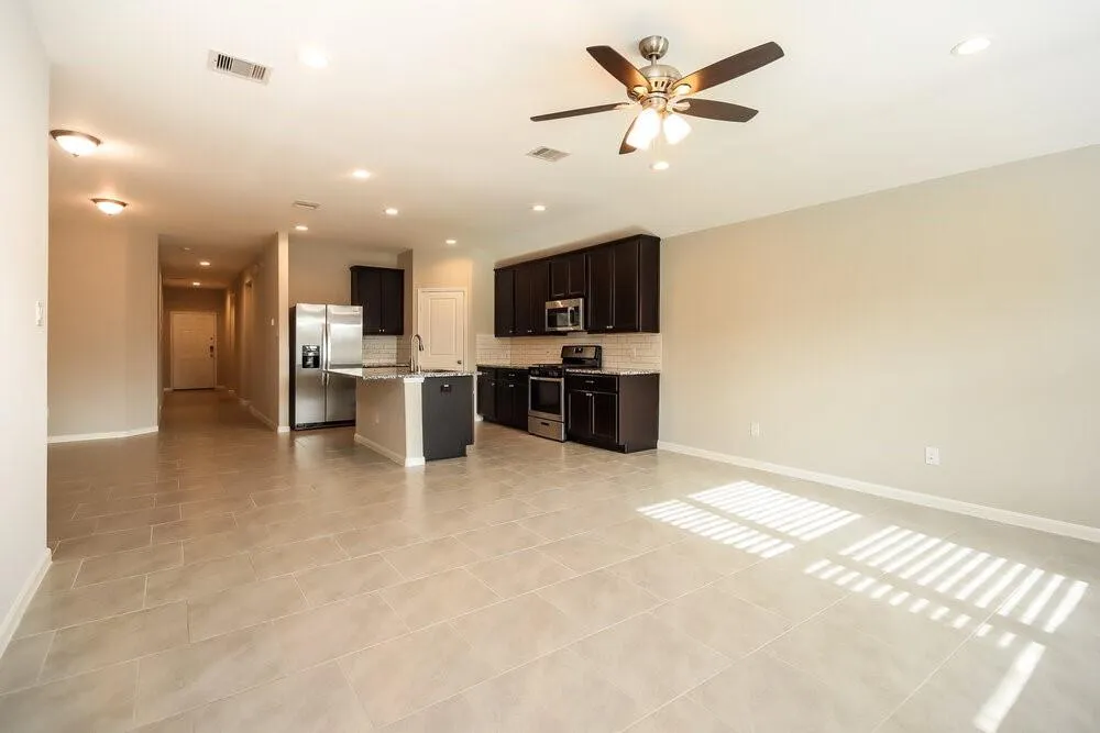 8419 Ideal Drive Rosharon, TX 77583