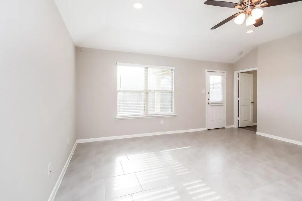 8419 Ideal Drive Rosharon, TX 77583