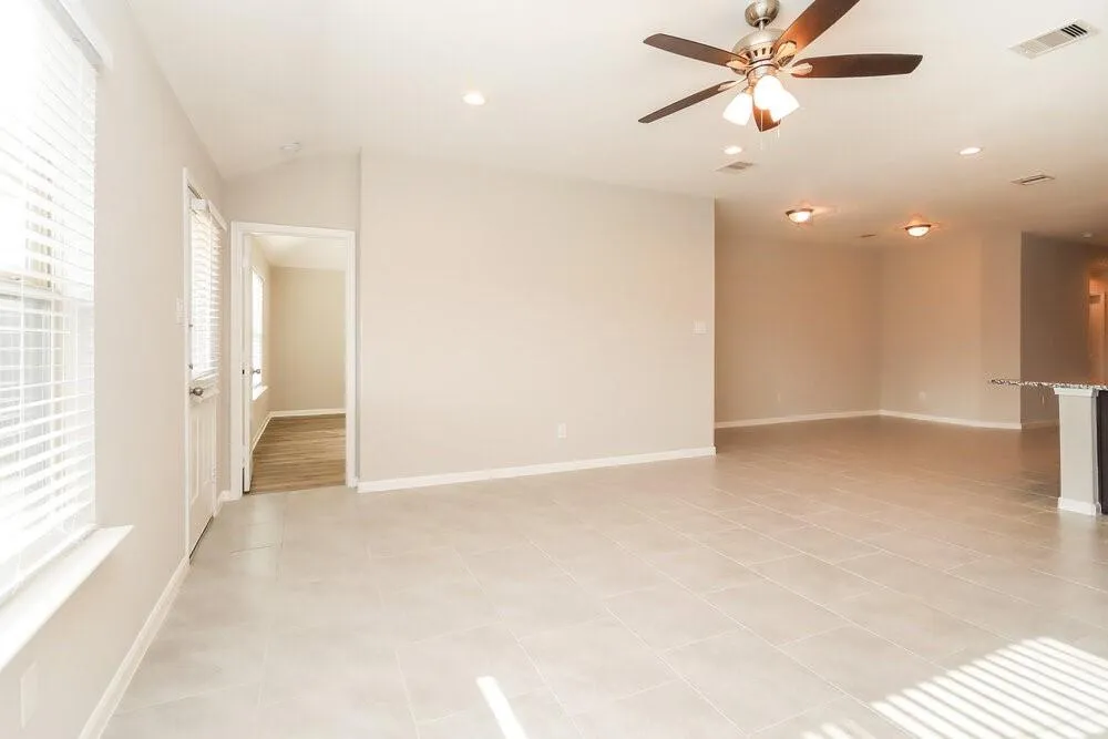8419 Ideal Drive Rosharon, TX 77583
