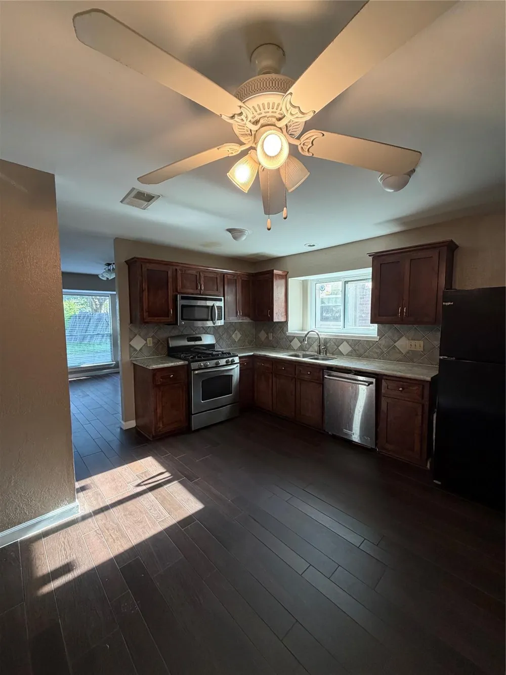 2118 Aberdeen Drive League City, TX 77573