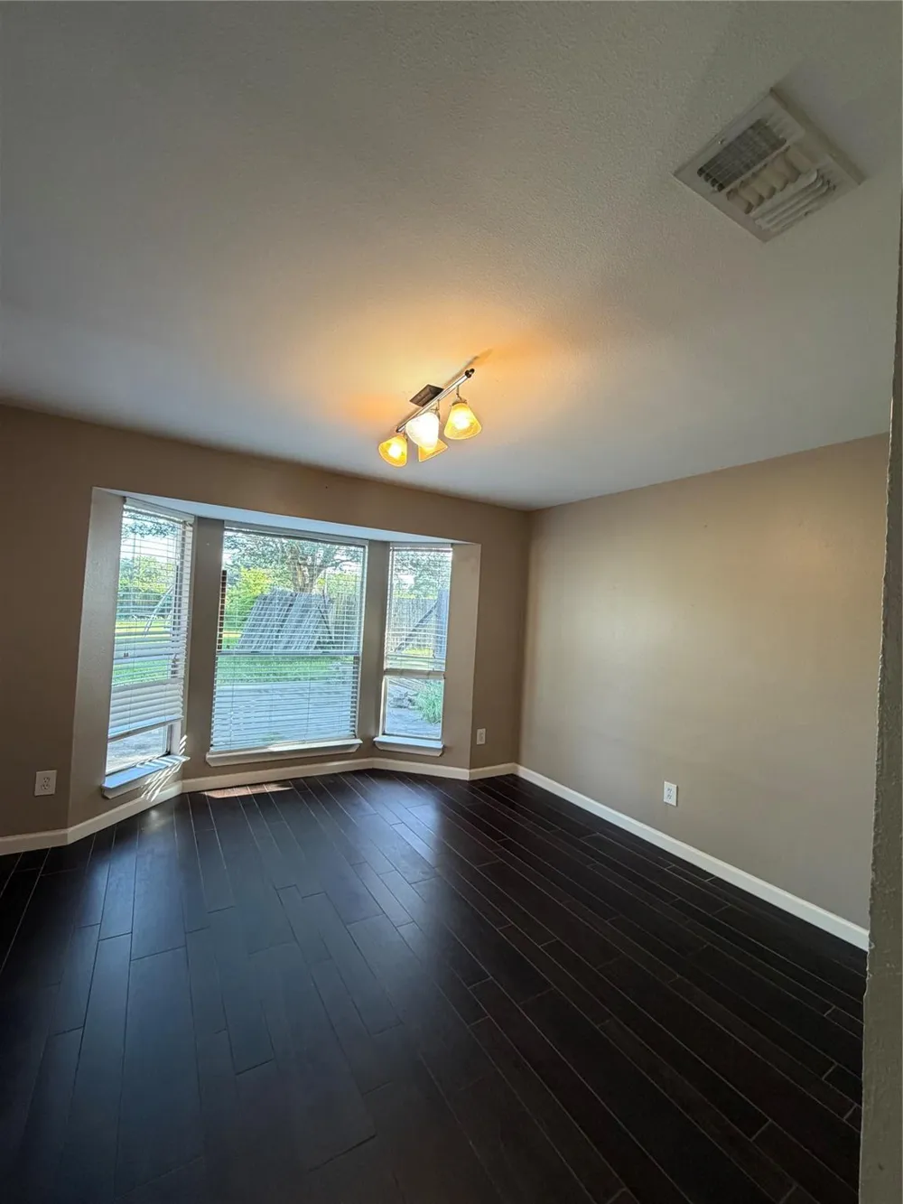 2118 Aberdeen Drive League City, TX 77573