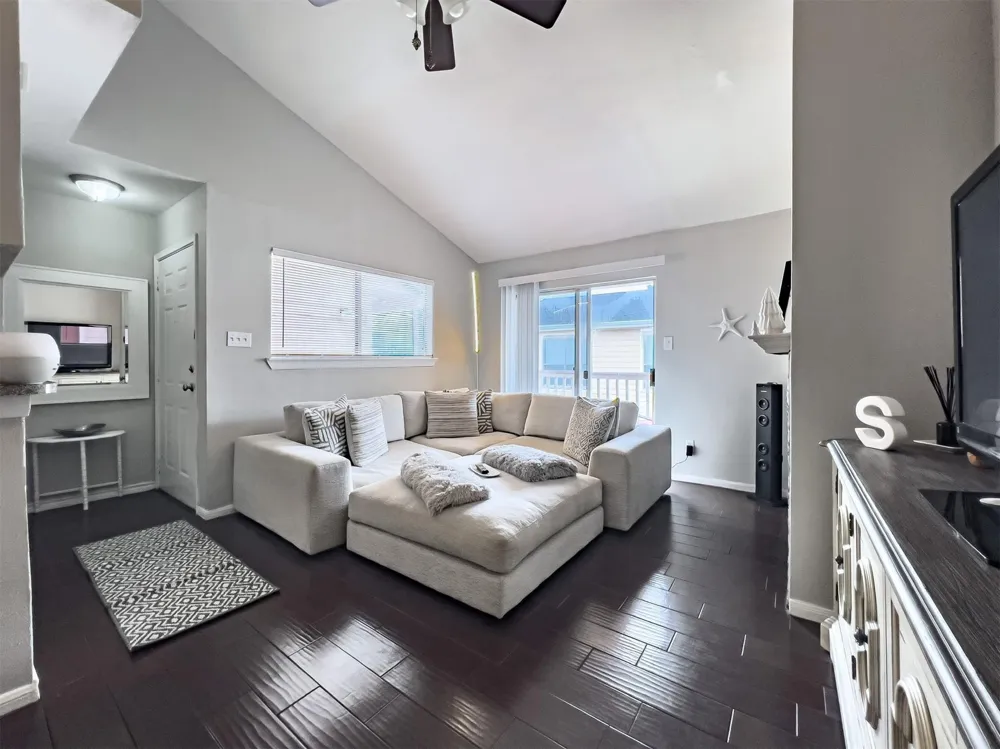 3506 Cove View Boulevard #214 Galveston, TX 77554