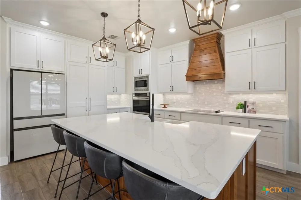 1438 Stone Russell Drive Salado, TX 76571