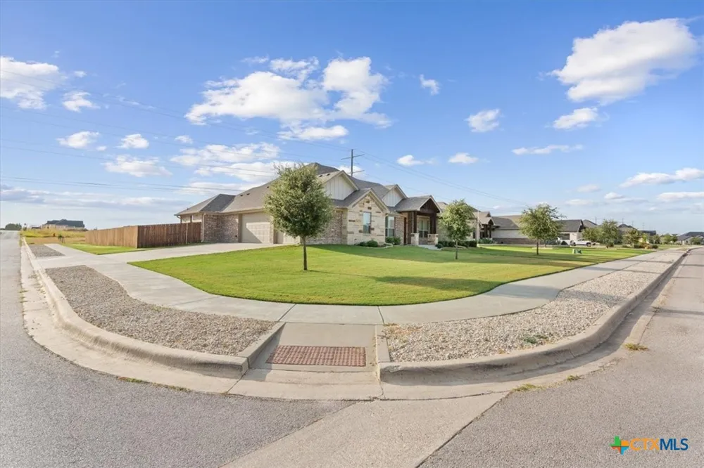 1438 Stone Russell Drive Salado, TX 76571