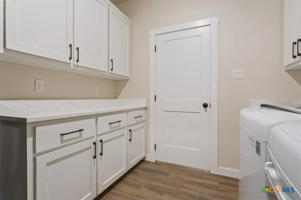 1438 Stone Russell Drive Salado, TX 76571
