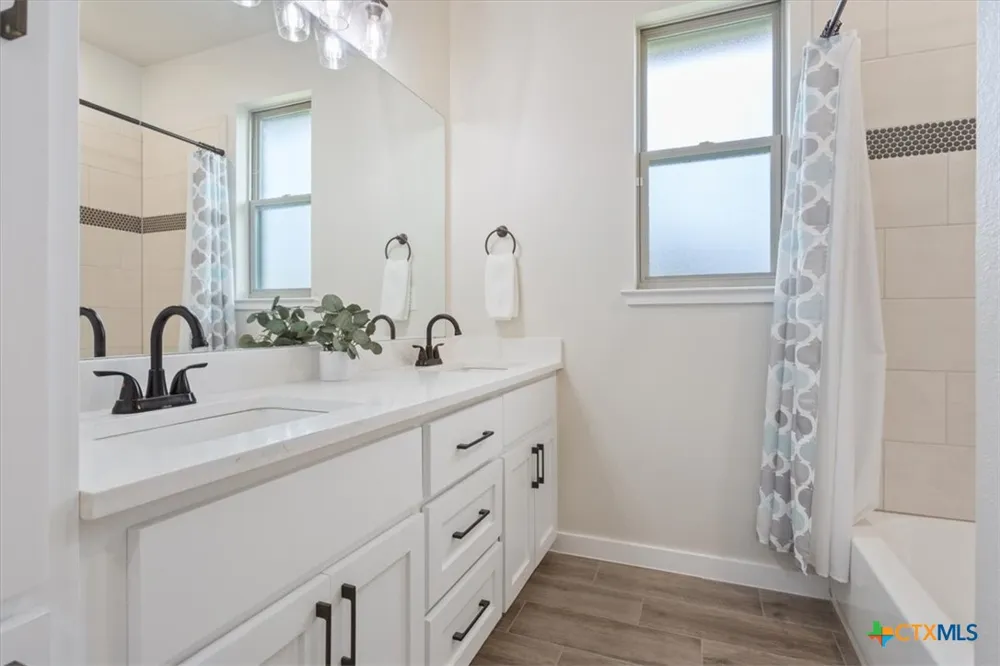 1438 Stone Russell Drive Salado, TX 76571