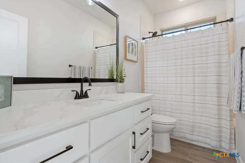 1438 Stone Russell Drive Salado, TX 76571