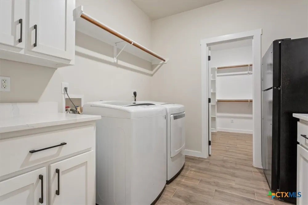1438 Stone Russell Drive Salado, TX 76571