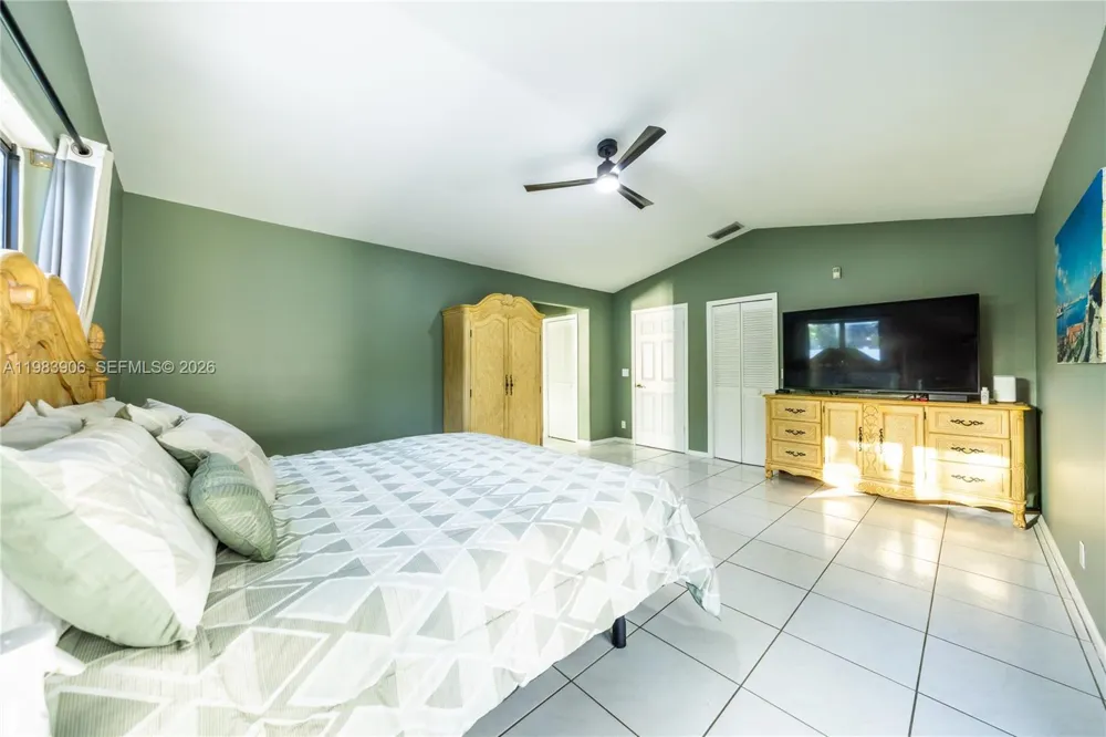 930 NW 197th Ave Pembroke Pines, FL 33029